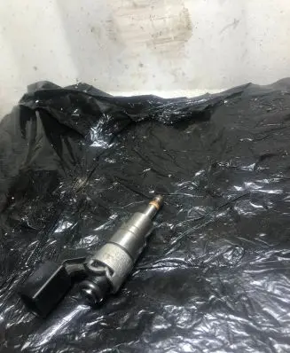 Volkswagen Golf V Fuel injector 03C906036A