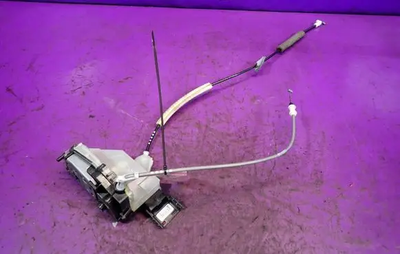 Peugeot 301 Rear door lock