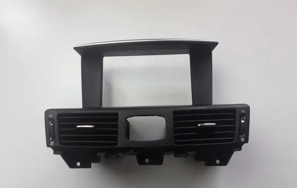 Infiniti M Y51 Dash center air vent grill 68752