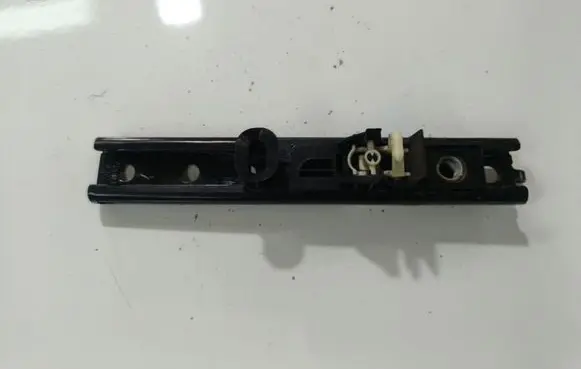 Mini One - Cooper R50 - 53 Seat belt adjustment rail 