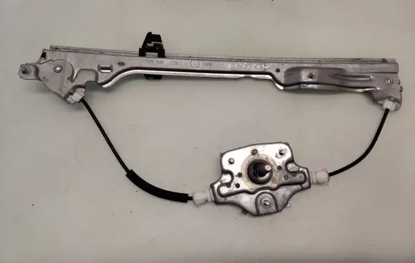 Renault Modus Rear door manual window regulator 118277