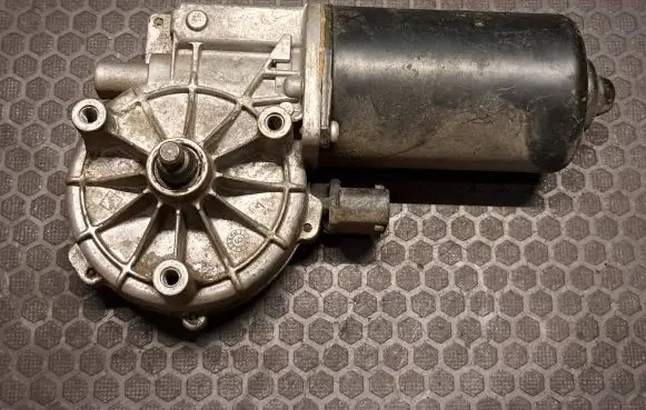 BMW 5 E39 Wiper motor 8360603