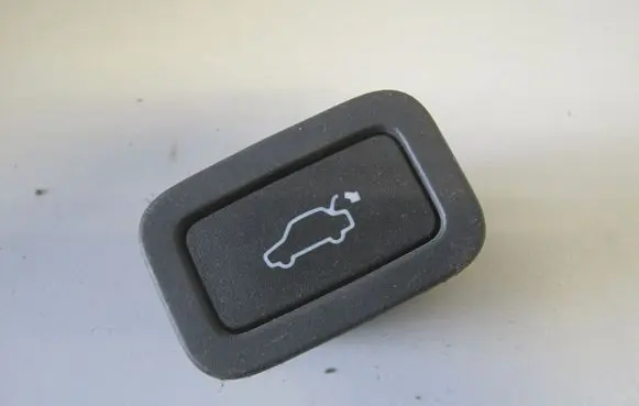 Volvo XC70 Tailgate/boot open switch button 31264960AA