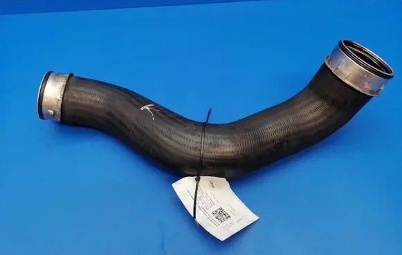 Mercedes-Benz CLS C219 Intercooler hose/pipe A2115282482