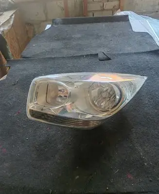 KIA Venga Headlight/headlamp 921011P500