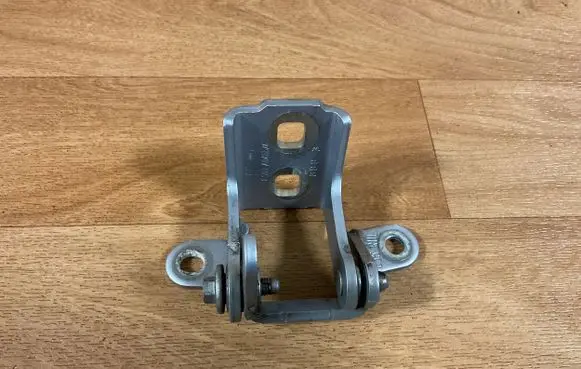Opel Insignia A Rear door upper hinge ES03A046574
