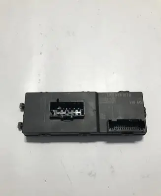 Audi A5 Tailgate/trunk control unit/module 8W8959107B