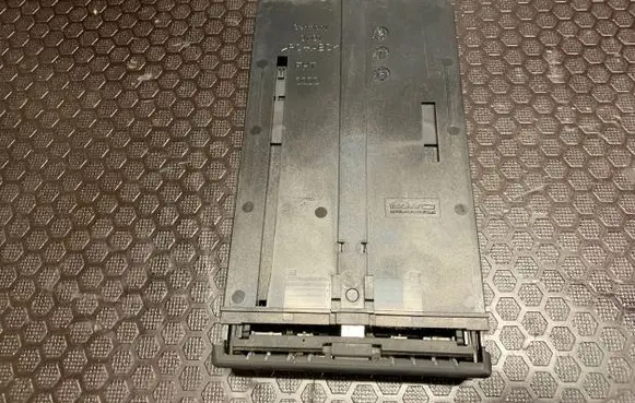 Audi A4 S4 B7 8E 8H Cup holder 8E1862534J