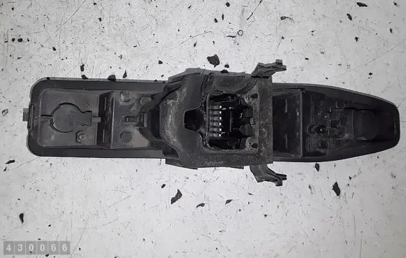 Renault Scenic RX Tail light bulb cover holder 159118