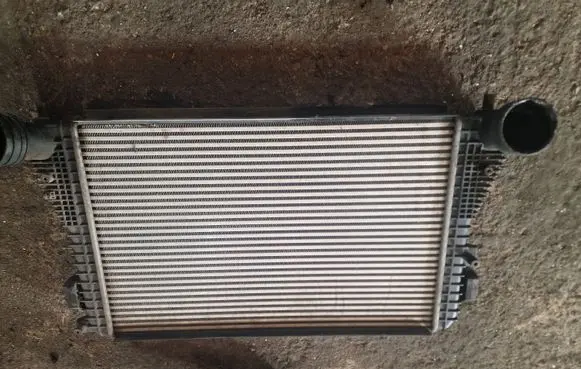 Skoda Octavia Mk2 (1Z) Intercooler radiator 1K0145803L