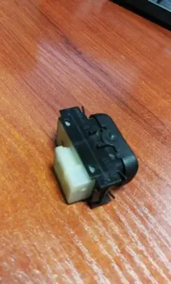 Mercedes-Benz S W220 Electric window control switch 2208201210