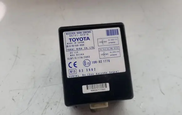 Toyota Corolla E140 E150 Door control unit/module 897410F010 61B168000 10R021776