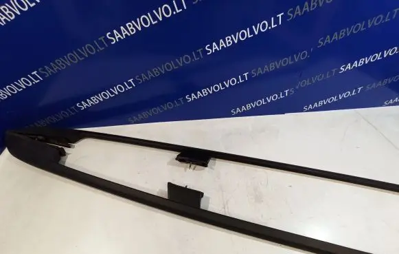 Volvo XC70 Roof transverse bars on the 