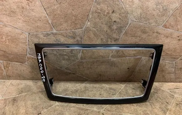Mercedes-Benz GLE (W166 - C292) Radio/GPS head unit trim A1666802417