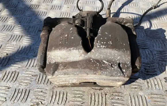 Mercedes-Benz C W205 Front brake caliper