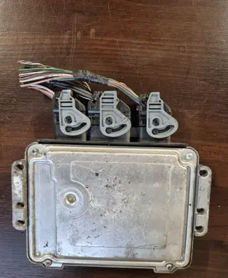 Opel Vivaro Engine control unit/module 0281011530 8200512196 1039S09345