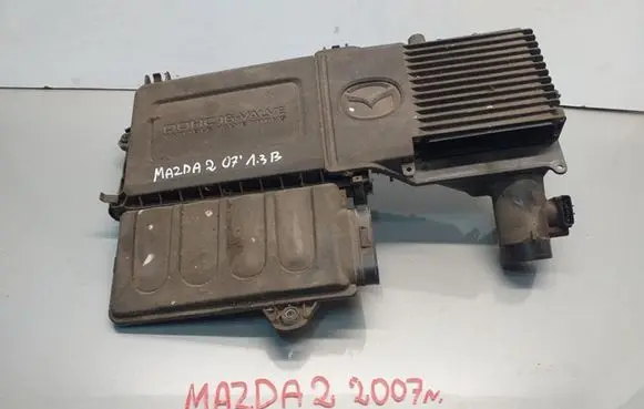 Mazda 2 Air filter box