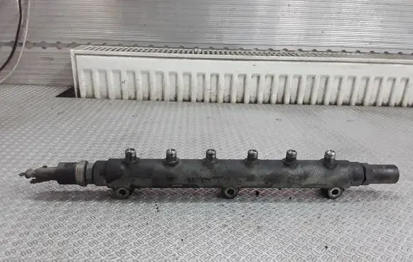 Volvo V70 Fuel main line pipe 0445215010