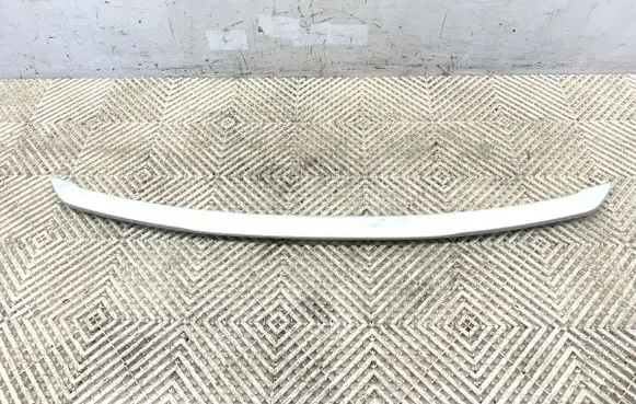 Tailgate/trunk spoiler