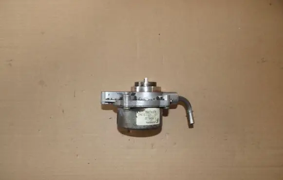 Peugeot 307 Vacuum pump 9637413980