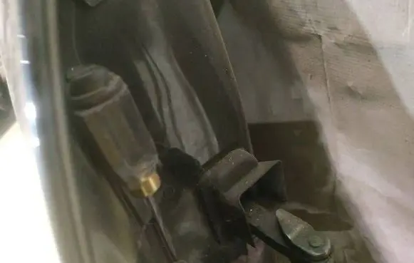 BMW 6 E63 E64 Front door upper hinge 