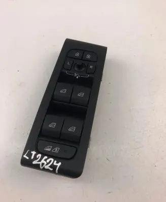 Volvo XC40 Electric window control switch 32319765