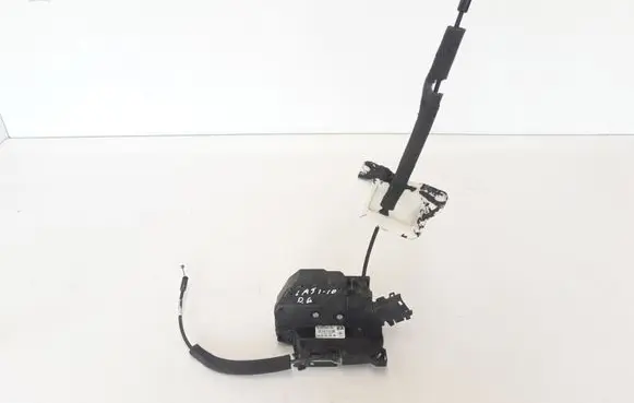 Renault Latitude (L70) Rear door lock 825020013R