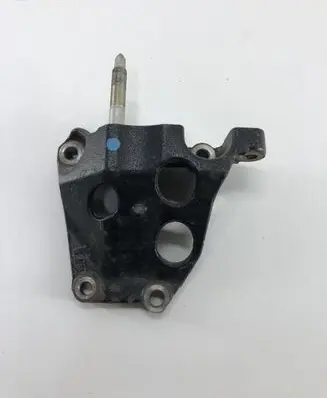 Engine mounting bracket