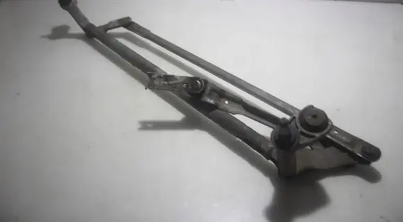 Skoda Octavia Mk2 (1Z) Front wiper linkage 