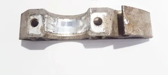 Audi Q7 4L Sway bar bush bracket, front 7l0411063b