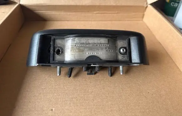 Opel Vivaro Number plate light 8200211477 93850149