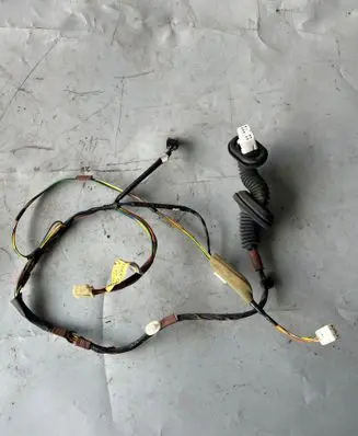 Toyota Prius (NHW20) Rear door wiring loom 8215447060