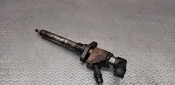 Volvo V50 Fuel injector 9657144580