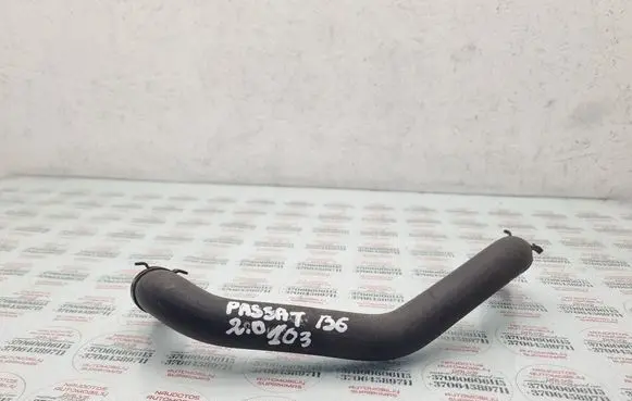 Engine coolant pipe/hose