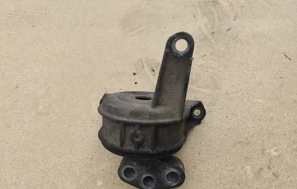 Opel Astra H Engine mount bracket 13125627