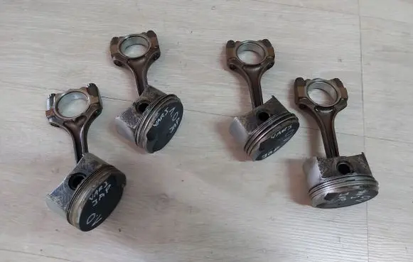 Toyota Yaris Piston 