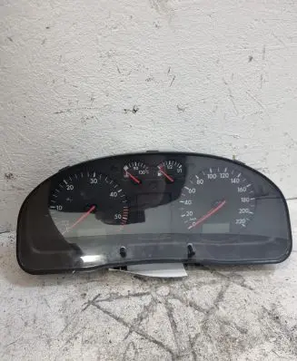 Volkswagen PASSAT B5 Speedometer (instrument cluster) 3B0919861
