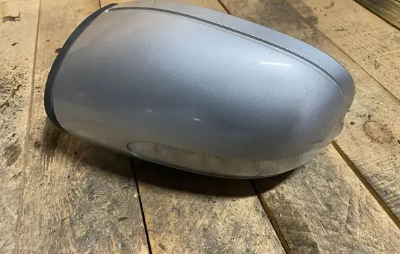Mercedes-Benz C W203 Front door electric wing mirror 413133417