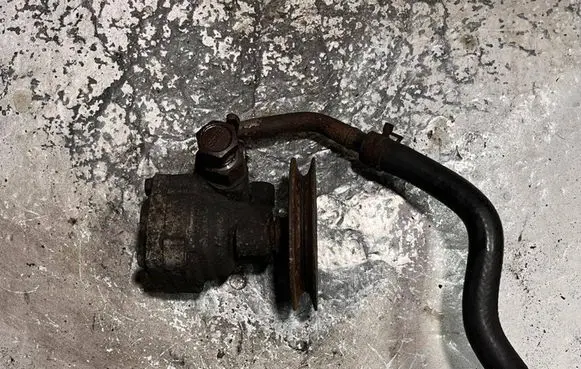 Hyundai Getz Power steering pump 571101C580