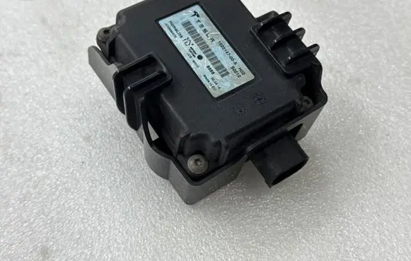 Tesla Model S Other control units/modules 102014700A S0010 8888