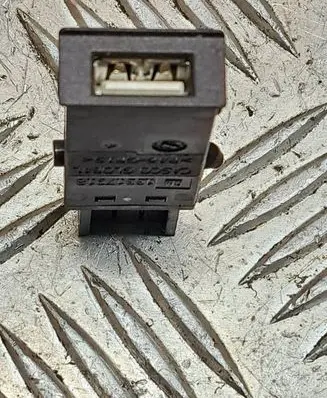 USB socket connector