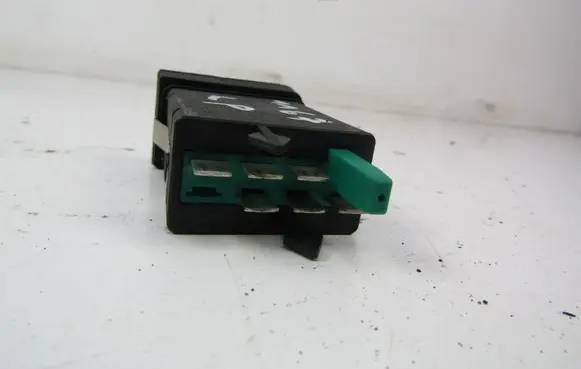 Volkswagen Golf IV Seat heating switch 