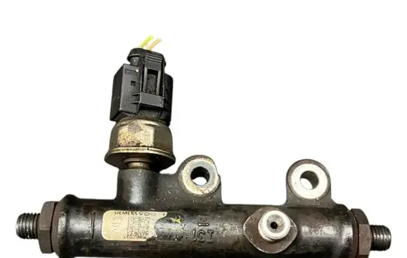 Land Rover Discovery 3 - LR3 Fuel main line pipe 55PP0402