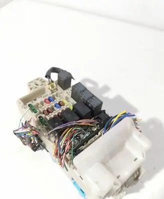 Mitsubishi Lancer Evolution Fuse module 8637A331 G8C223M5C