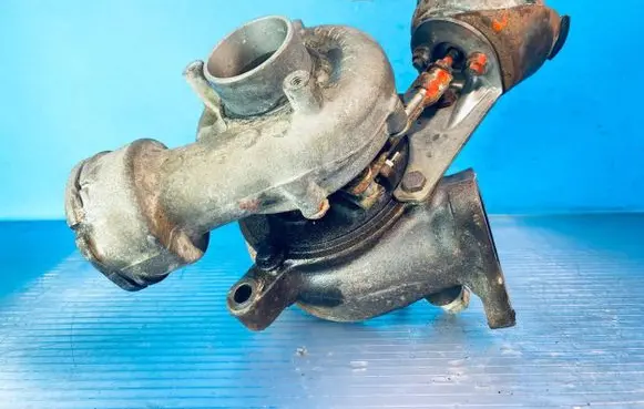 Audi A4 S4 B7 8E 8H Turbo 038145702G