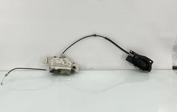 Peugeot 407 Front door lock 9660698280