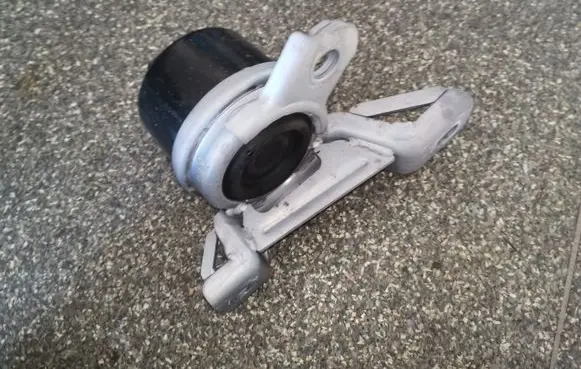 Land Rover Range Rover Evoque L538 Engine mount bracket BJ326F012AB