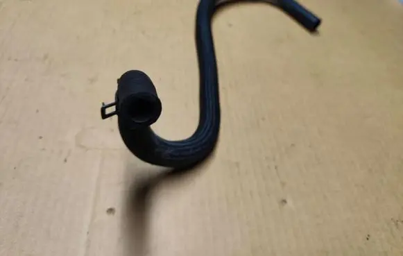 Jeep Grand Cherokee (WJ) Engine coolant pipe/hose