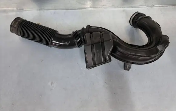 Renault Trafic III (X82) Air intake hose/pipe 165755972R 93451664