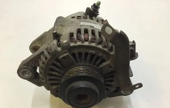 KIA Carnival Generator/alternator 373004X900 021319221